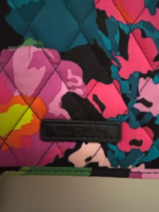 Vera Bradley Floral RFID 3-in-1 Crossbody in Pink and Teal NWT. (Hilo Meadow) - Picture 4 of 16